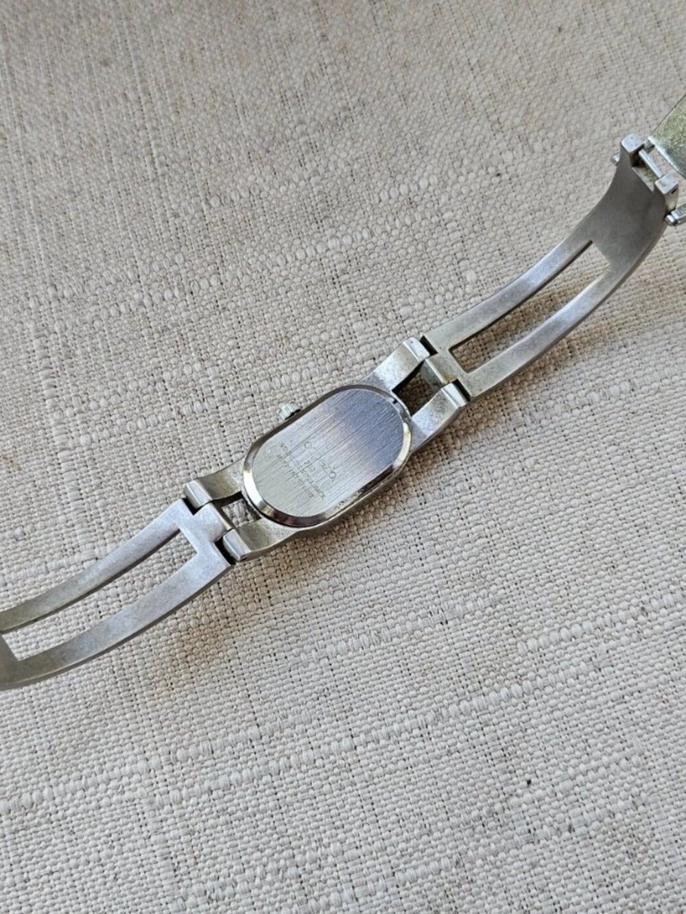 Vintage Capezio Ladies Wrist Watch Silver/Gold Tone Analog Quartz Wrist Watch - Picture 11 of 12